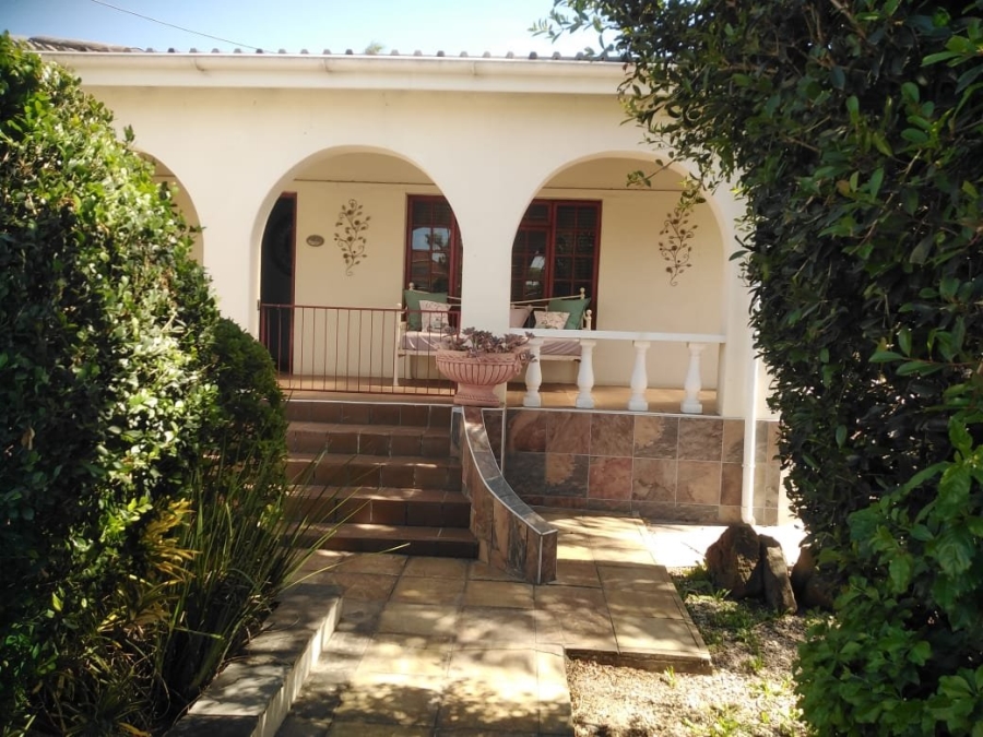 4 Bedroom Property for Sale in Bothasrus Eastern Cape